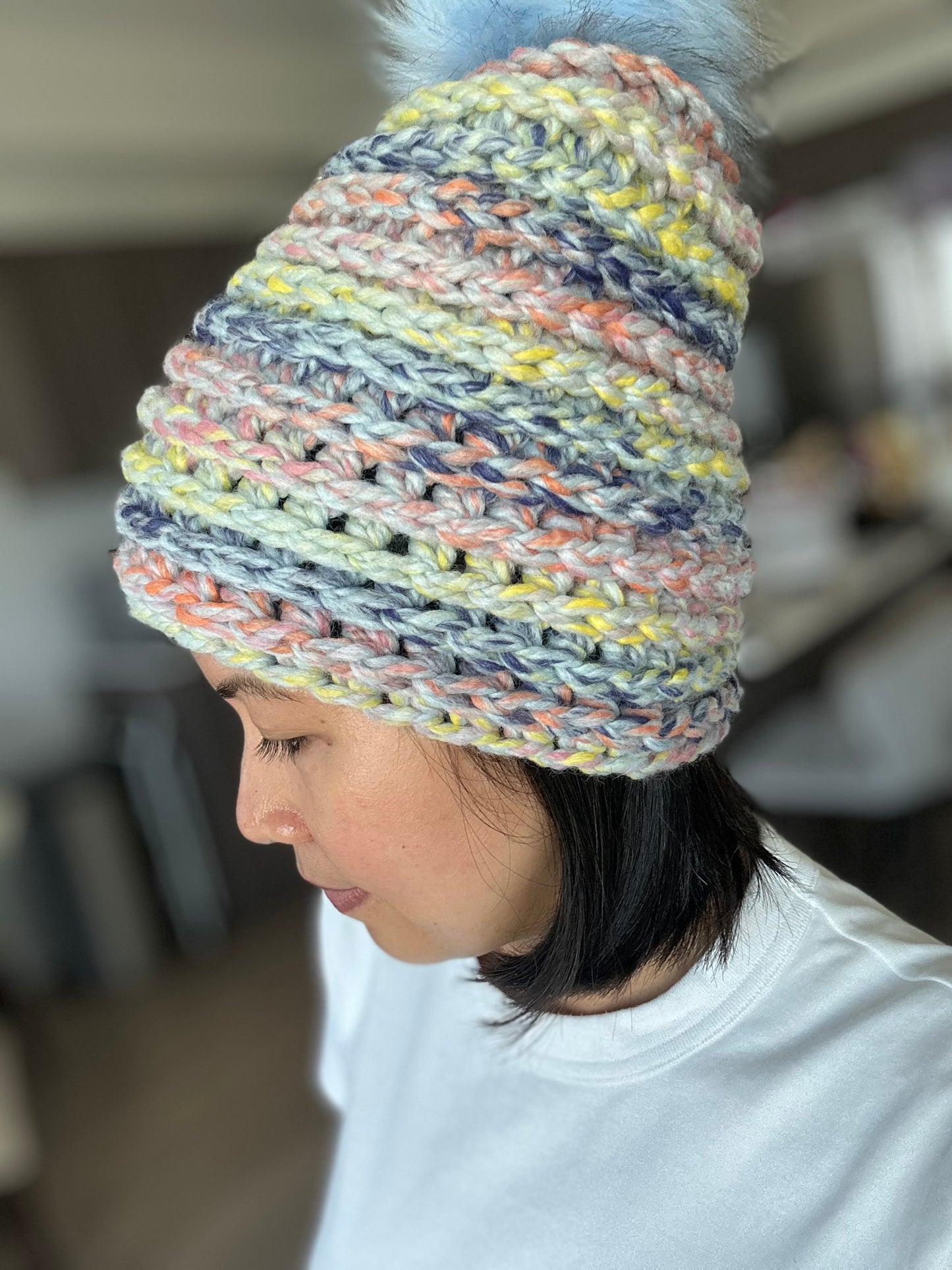 Women’s Chunky Beanie with Faux Fur Pom